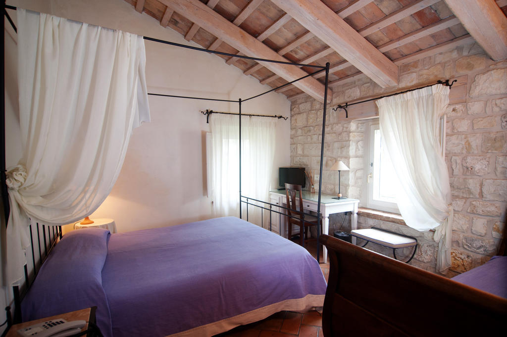 Valcastagno Relais & Residence Sirolo Phòng bức ảnh